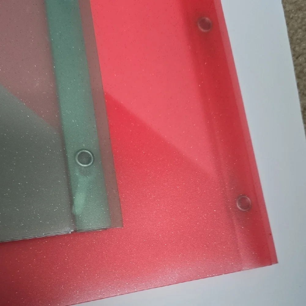 Yoobi Vibrant Red and Green Folders